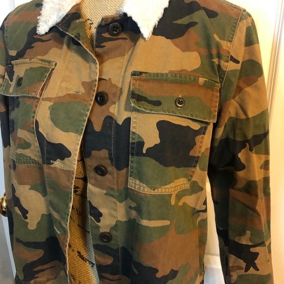 Madewell Camo Cropped Jacket - Picture 10 of 10